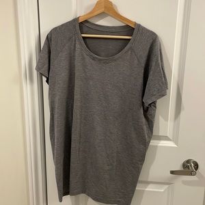 Lululemon Swiftly Tech Tee. Size 20, gray. Only worn once.